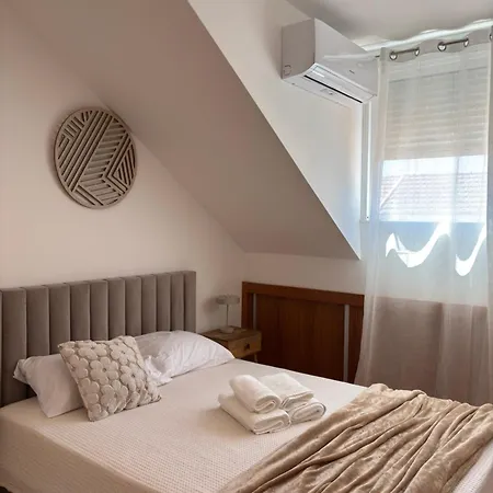 Terrace House By Constanjo Homes بيت للعطل *