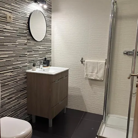 Terrace House By Constanjo Homes بيت للعطل *